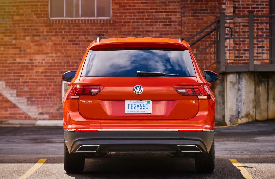  Volkswagen Tiguan S 2017 года  (NA) (фото 12 из 20)